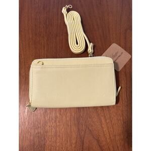 Buxton Ultimate Wallet w Detachable Shoulder Strap Soft Yellow